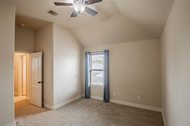 Building Photo - 111 Pinnacle Ridge Ct