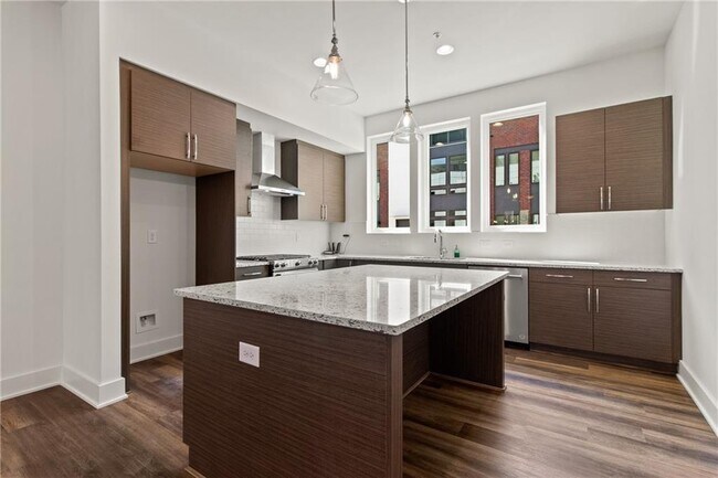 Building Photo - 1292 Chelsea Cir NW