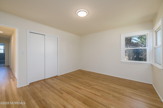 Building Photo - 361 Meadowbrook Ave