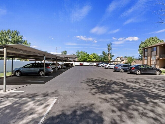 Building Photo - 1355 N Redwood Rd