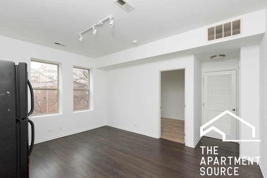 Building Photo - 5054 N Winthrop Ave