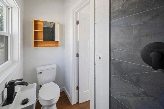 Building Photo - 2015 Union School Rd SW