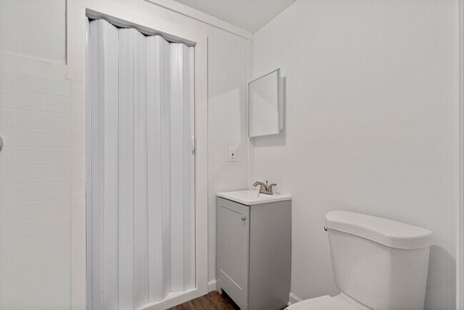 Building Photo - For Rent – Updated Studio in Old Hickory | $975/Month
