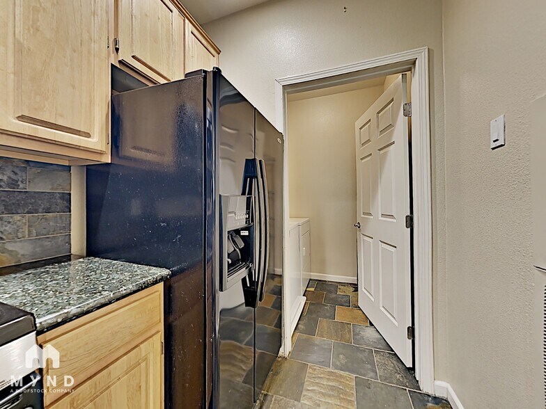 Building Photo - 900 S Meadows Pkwy