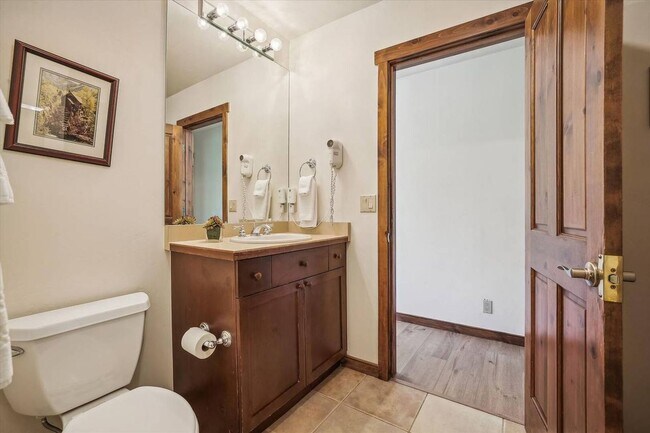 Building Photo - Move in special! Walk to Main Street and the Slopes! Amenities Abound! MOST UTILITIES Included! G...