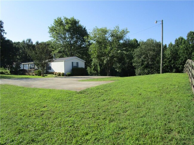 Building Photo - 6698 Clermont Hwy