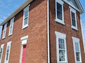 Building Photo - 751 Wager St