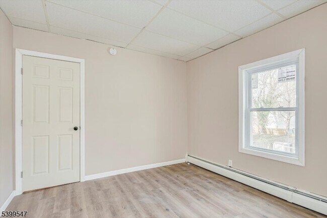 Building Photo - 239 Water St