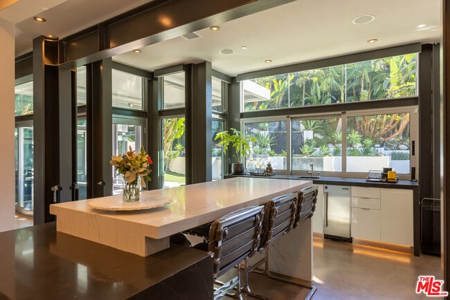 Building Photo - 8538 Eastwood Rd