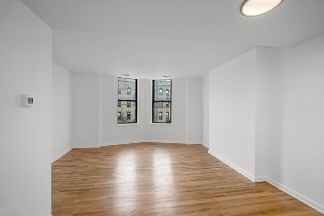 Building Photo - 1224 Washington St