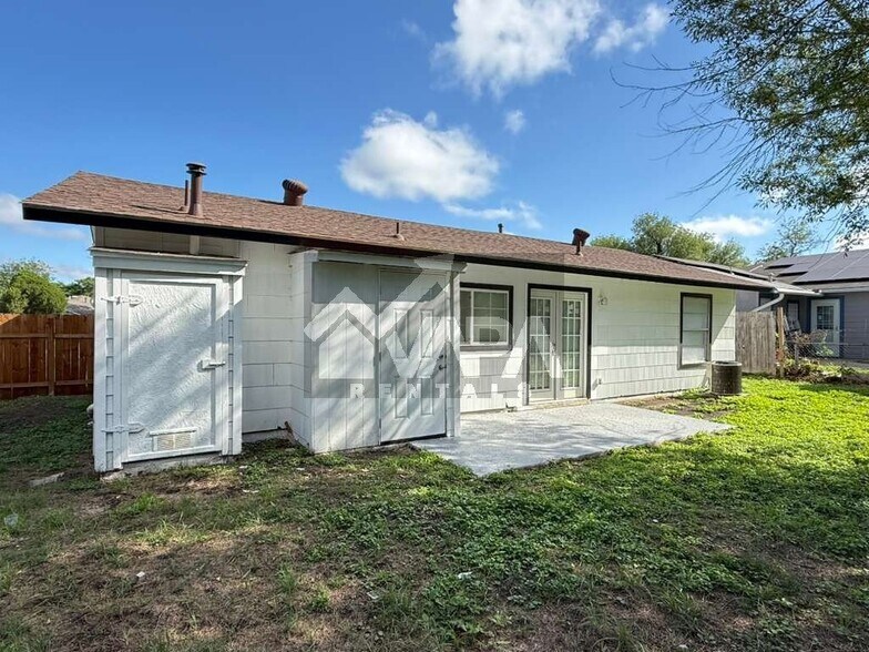 Building Photo - 7210 Glen Cross Dr