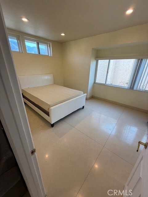 Building Photo - 3350 Deaver Dr