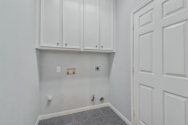 Building Photo - 20942 Wind Field Ln