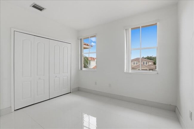 Building Photo - 3802 SW 165th Terrace