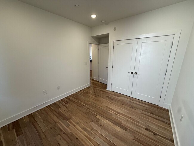 Building Photo - 1433 Brown St