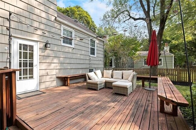 Building Photo - Gorgeous updated 2 bed/2 bath PV charmer