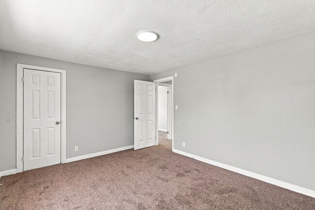 Building Photo - 11867 Elmdale St