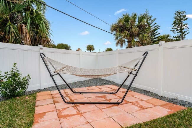 Building Photo - 6 Palmetto Dr