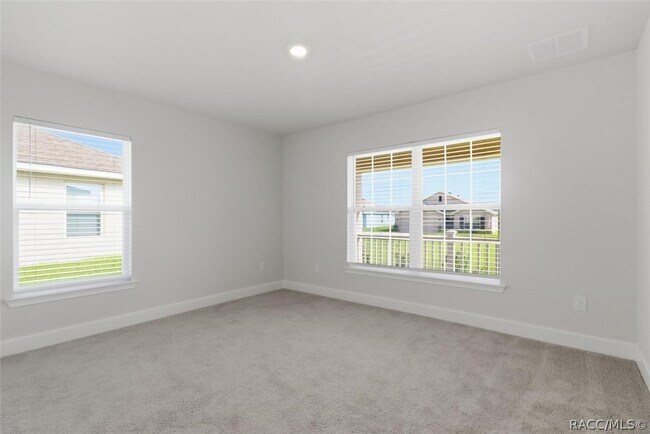 Building Photo - 336 W Rexford Dr