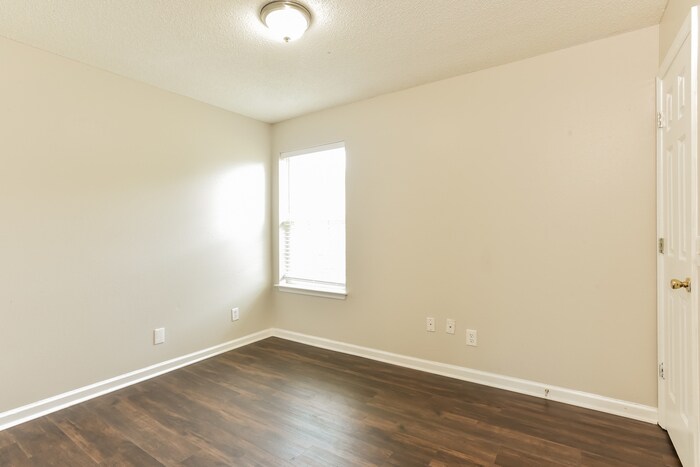 Building Photo - 496 Cedar Park Cir