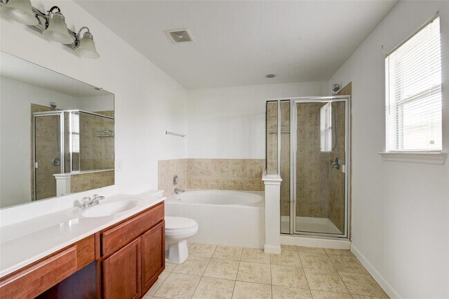 Building Photo - 834 Sweet Flower Dr