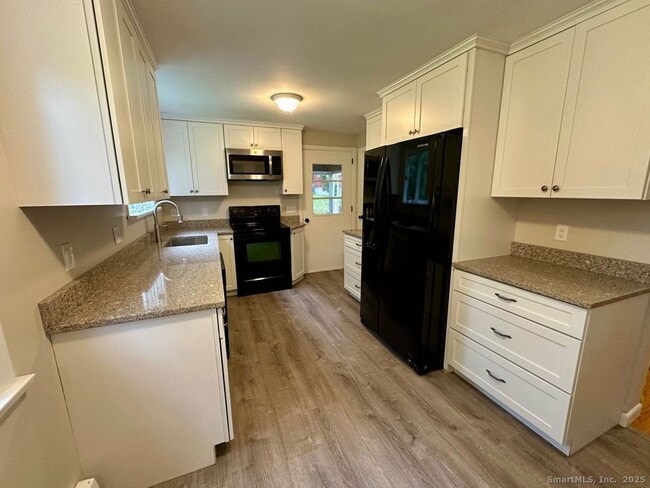 Building Photo - 386 Cherry Brook Rd