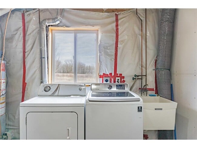 Building Photo - 2112 Blake Ave