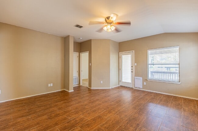 Building Photo - 8914 Walnut Springs