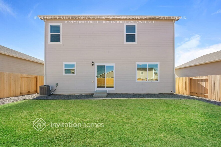 Building Photo - 2141 Christina St