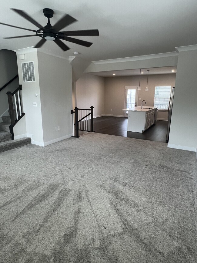 Building Photo - **Special Move-in Offer**  $500 off of the...