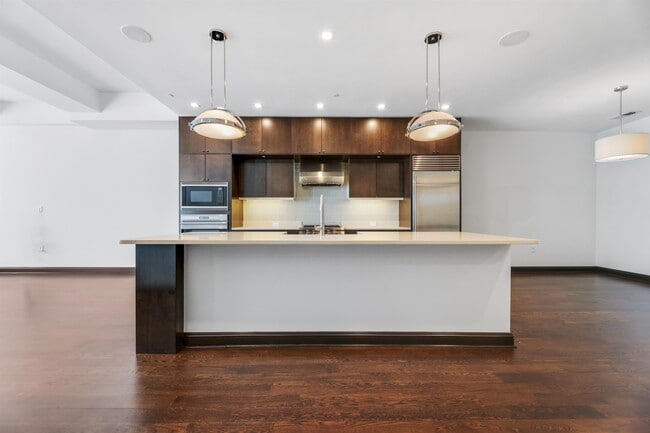 Building Photo - 9 Somerset Ln