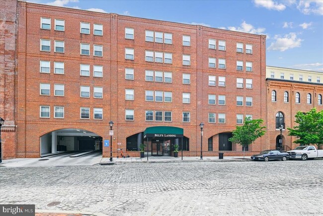 Building Photo - 960 Fell St