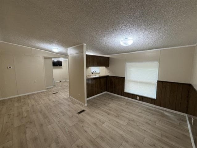 Building Photo - 405 Hilltop Meadows Ct