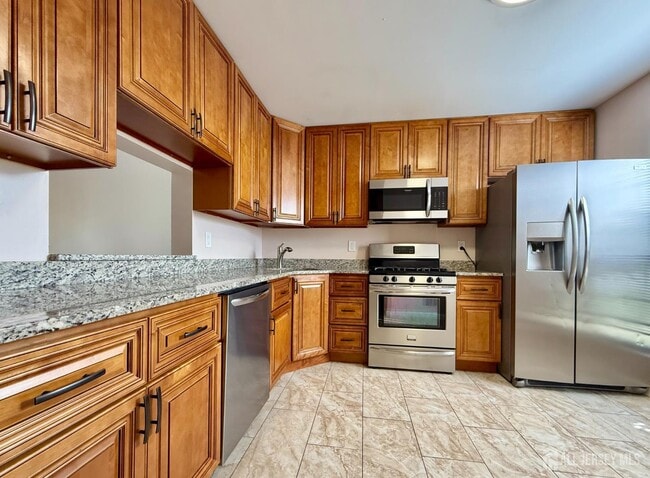 Primary Photo - 250 Bromley Pl