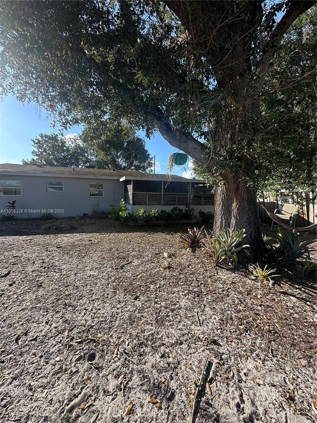 Building Photo - 2421 N 57th Terrace