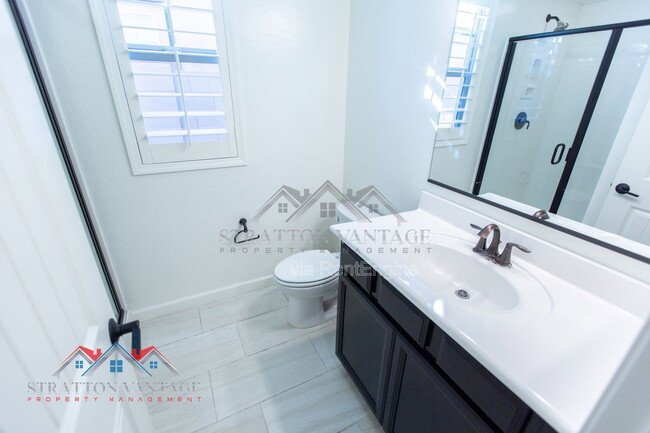 Building Photo - 959 W Zion Pl