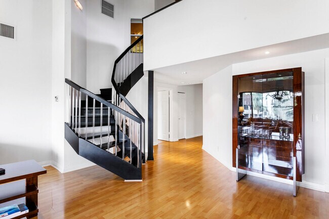 Building Photo - 1100 Marine Way W