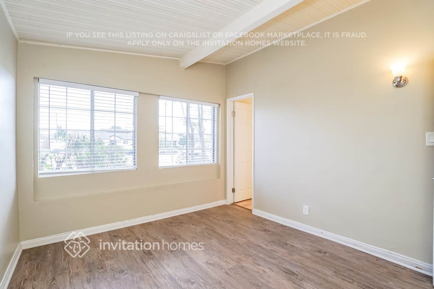 Building Photo - 10831 Balboa Blvd