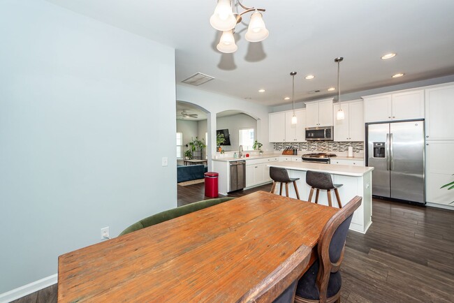 Building Photo - 3 Bedroom 2.5 Bath Single Family Home in W...