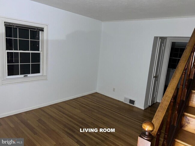 Building Photo - 955 Terrace Ln