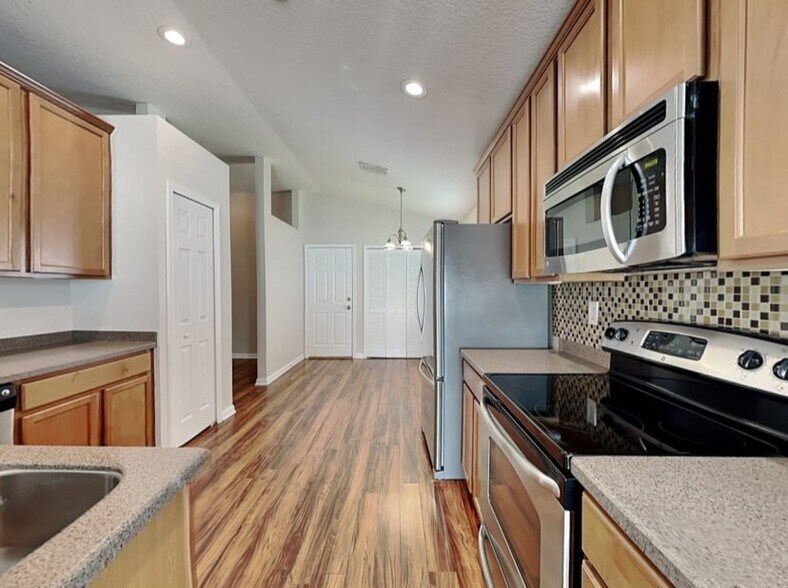 Building Photo - 16403 Tisons Blf Rd