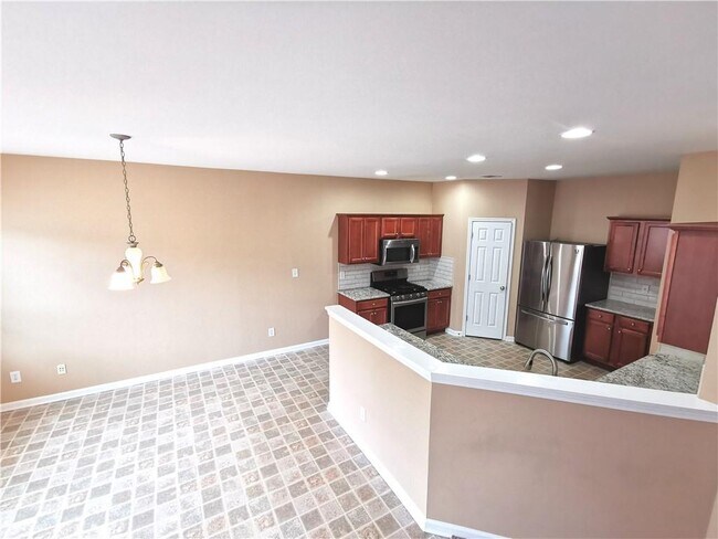 Building Photo - 2430 Woodford Ln NE
