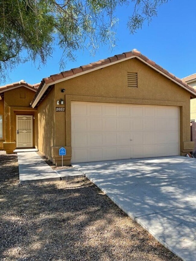 Building Photo - Beautiful 3 bedroom 2 bathroom!