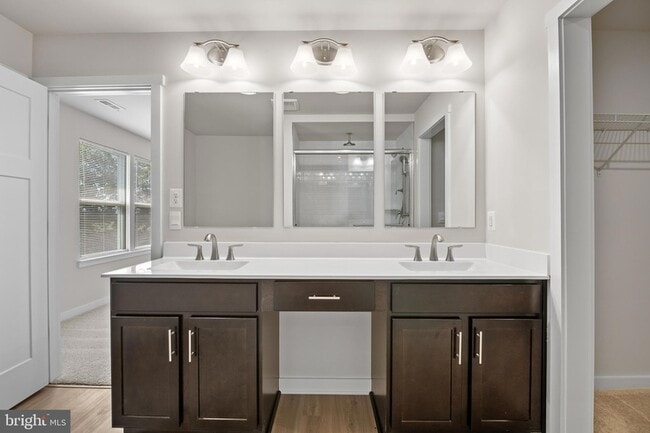 Building Photo - 21 Lyriq Ct