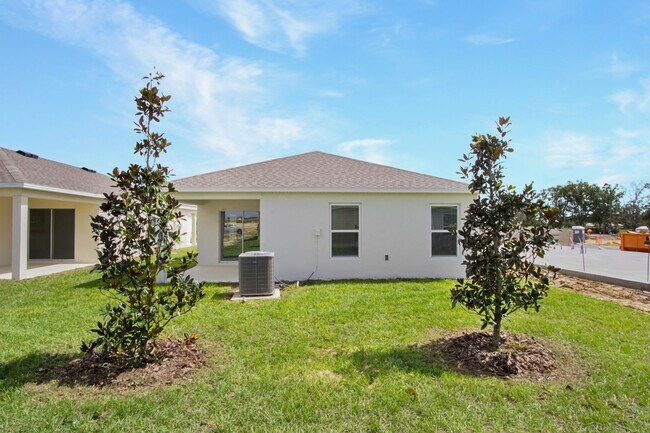 Building Photo - Modern Comfort Meets Convenience