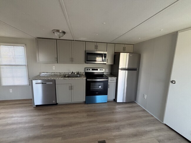 Building Photo - 53 Cushion Pl