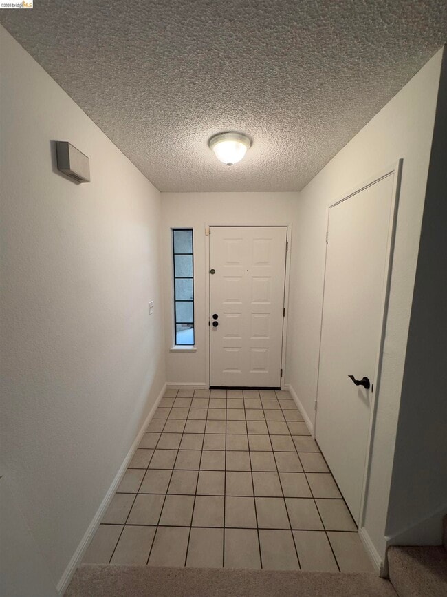 Building Photo - 3152 Heather Ridge Dr
