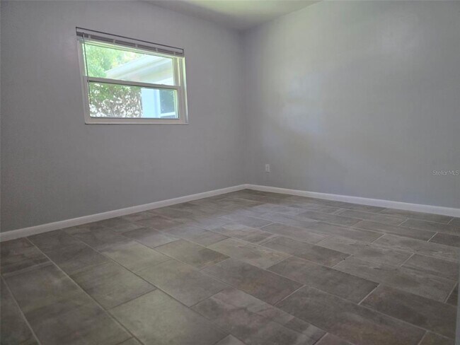 Building Photo - 507 Lake Lulu Dr