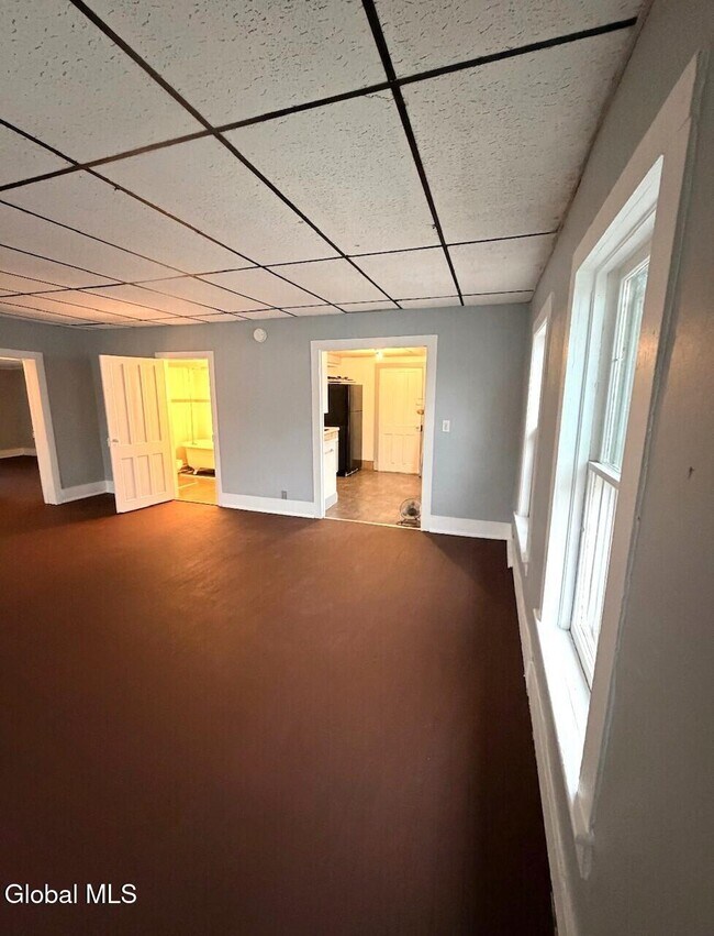 Building Photo - 140 Wells Ave