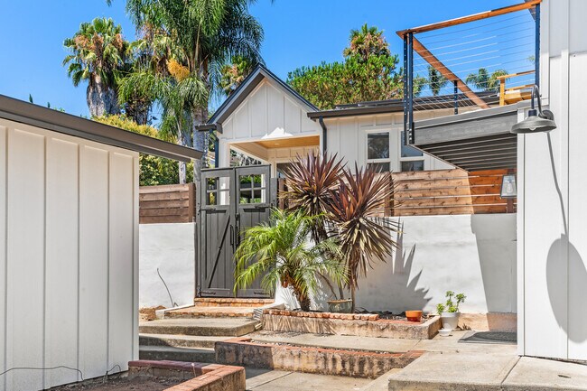 Building Photo - 246 Copper Ave